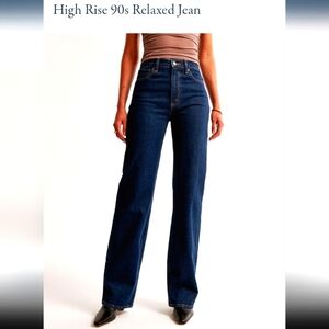 Abercrombie The 90s Relaxed Jean High Rise size 27 / 4R Medium/Dark Wash